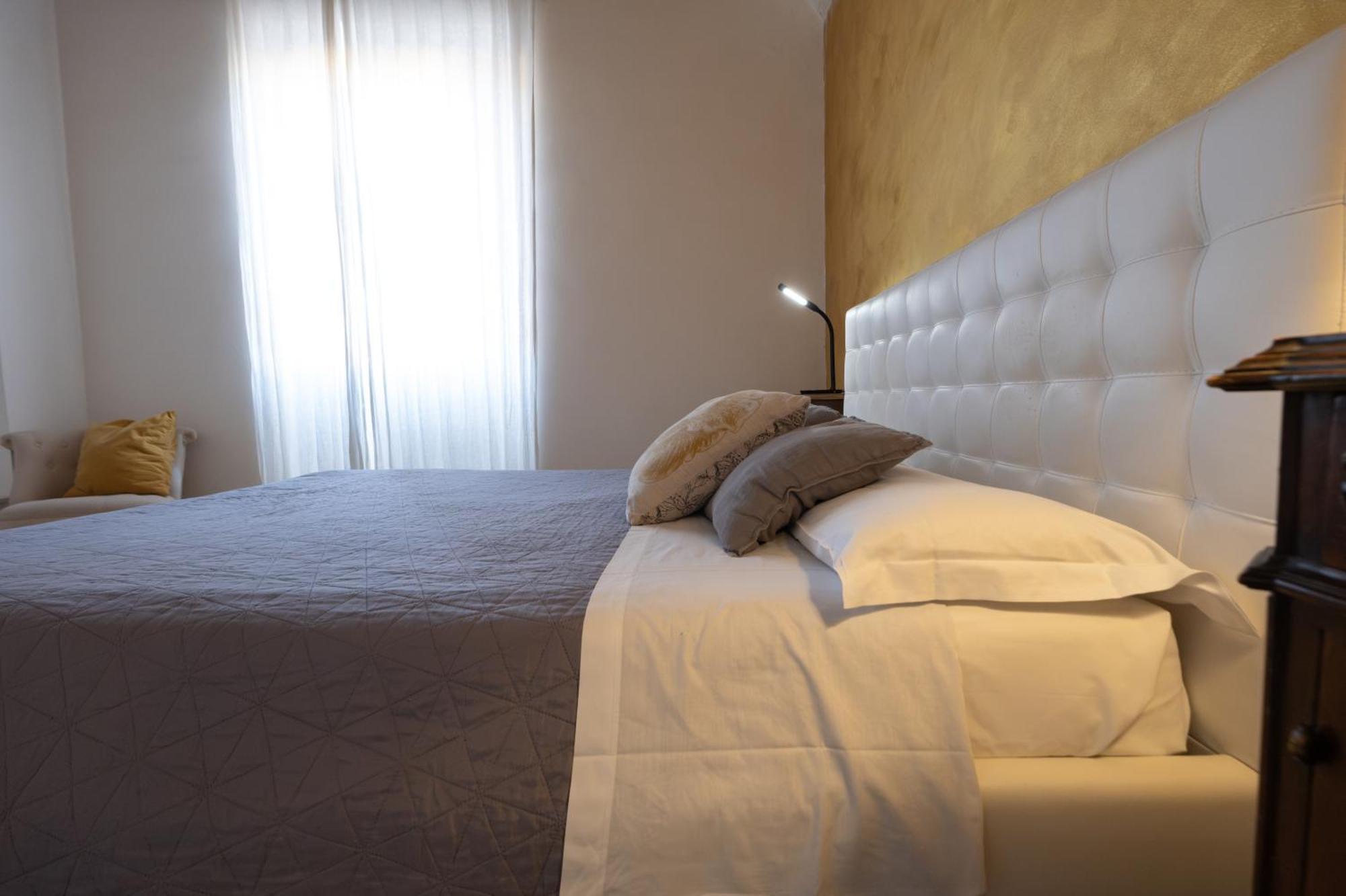 Santonofrio Apartments Рим Екстериор снимка